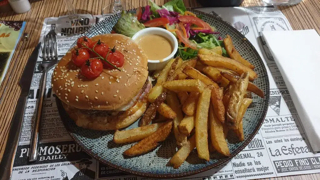 Bistrot Du Port_Chaniers_slider_image_1