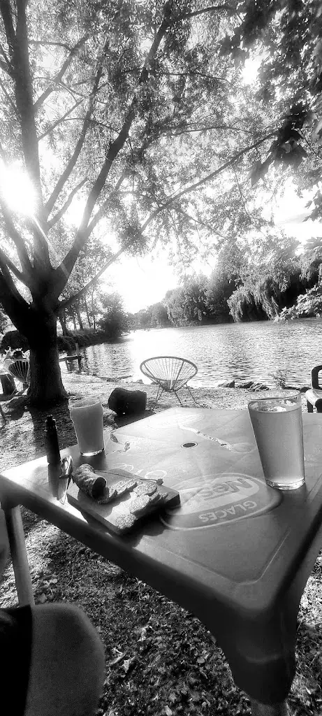 Emilie Chatry_La Paillote de la baine à Roulette_Chaniers_review