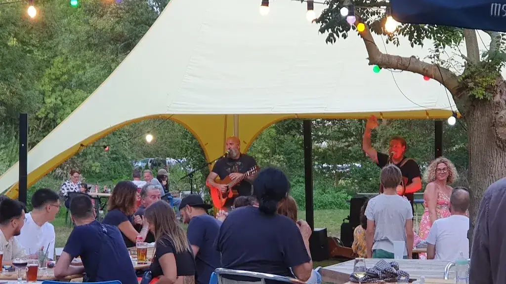 Marie-Noëlle Gaspar_La Paillote de la baine à Roulette_Chaniers_review