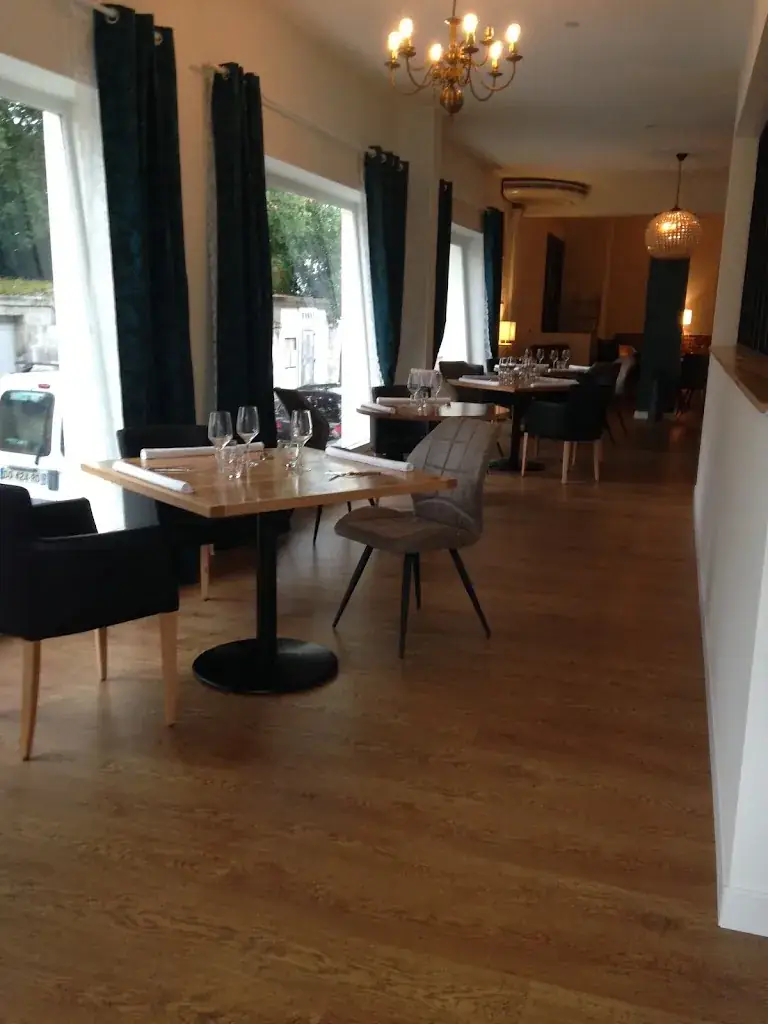 Le Dallaison Restaurant_Saintes_slider_image_1