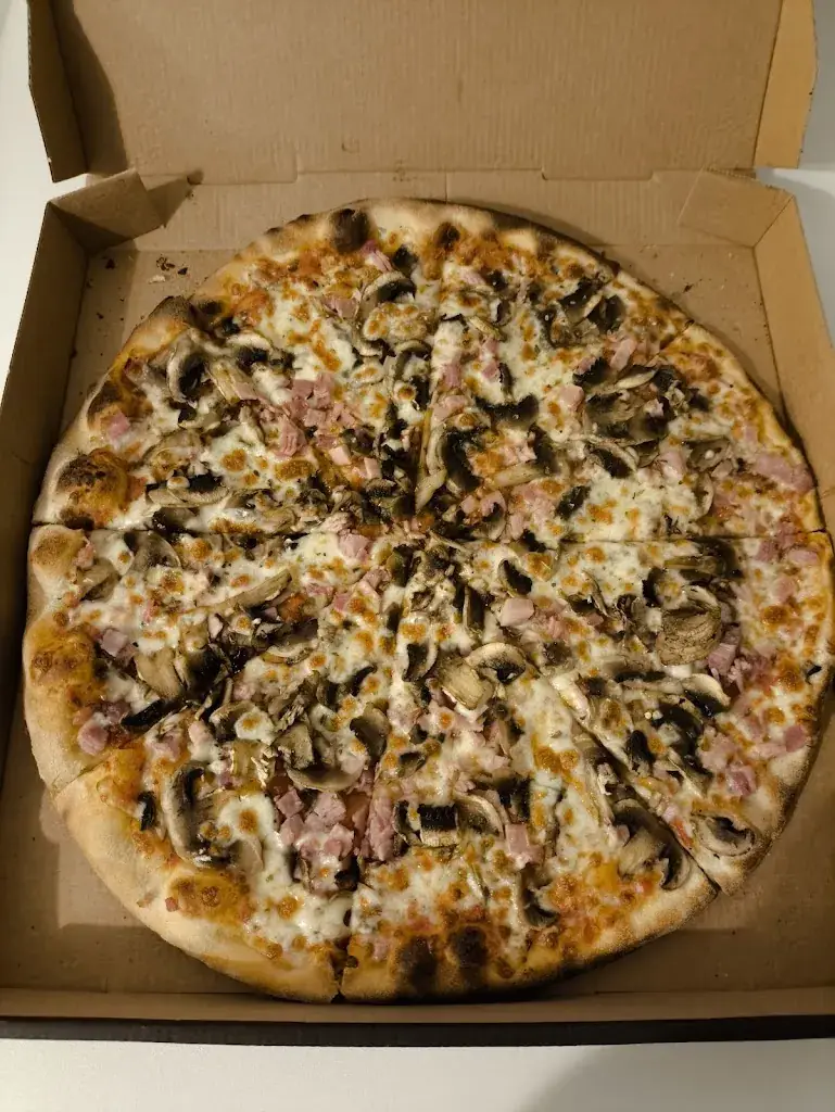 Borsalino pizzas_Chaniers_slider_image_3