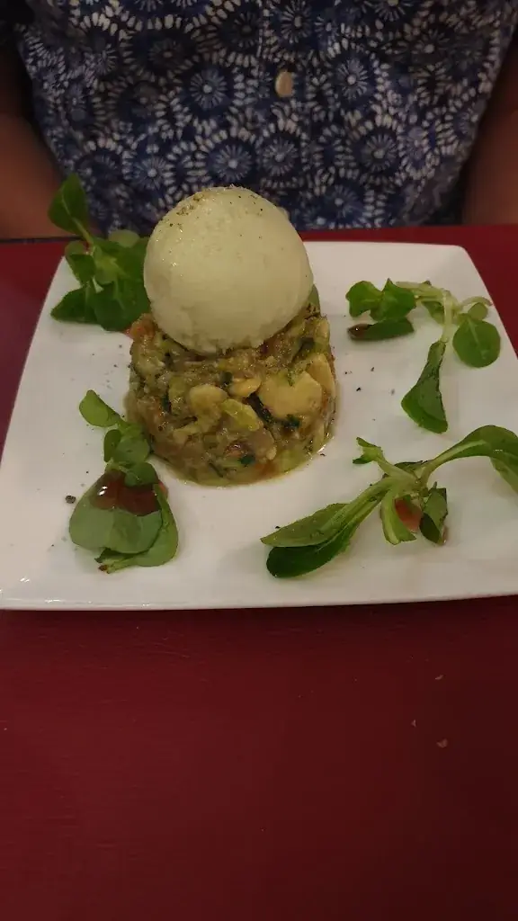 Sarah Graham_Restaurant la cave passe a table_Saintes_review