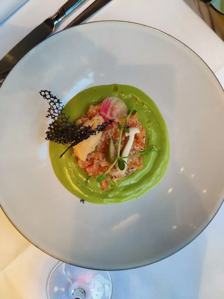 Kanika Tuteja_Restaurant La Girole_Grenoble_recensione