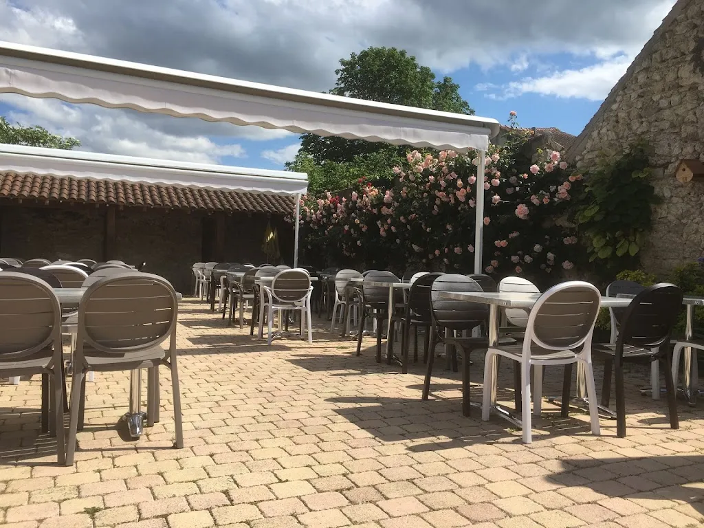 Auberge Le Médiéval restaurant in Charroux