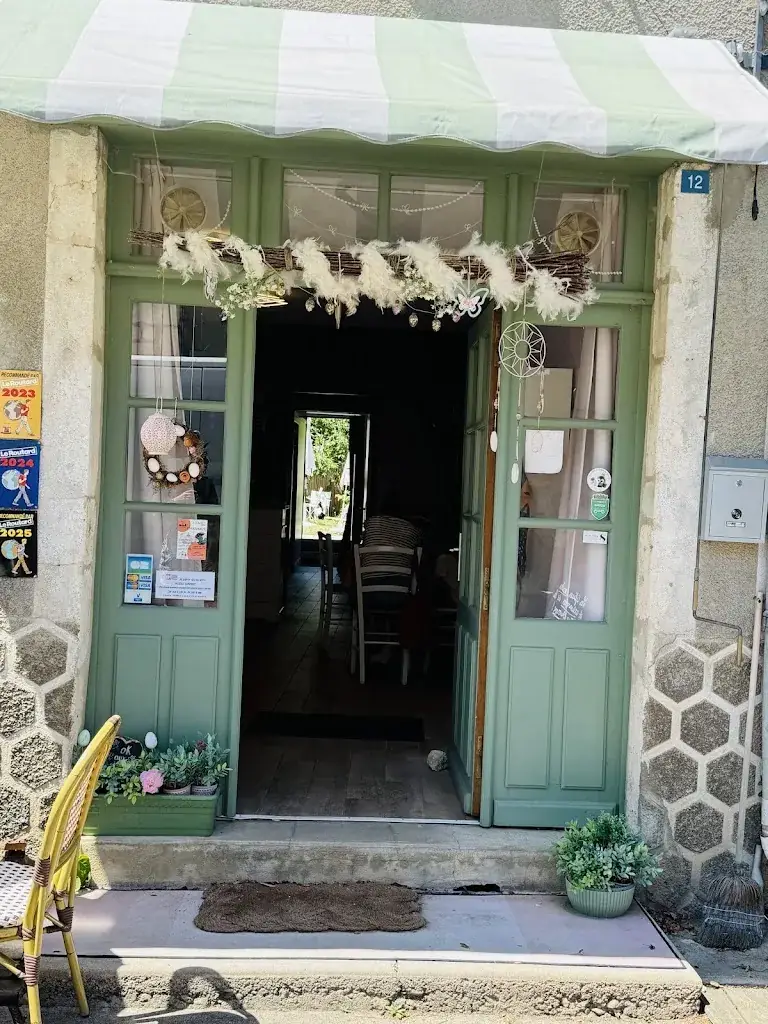 Brigitte Thys_ROSE-THE_Charroux_review