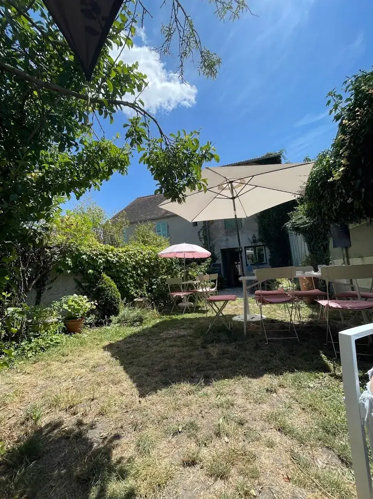 Frédéric Hiard_ROSE-THE_Charroux_review