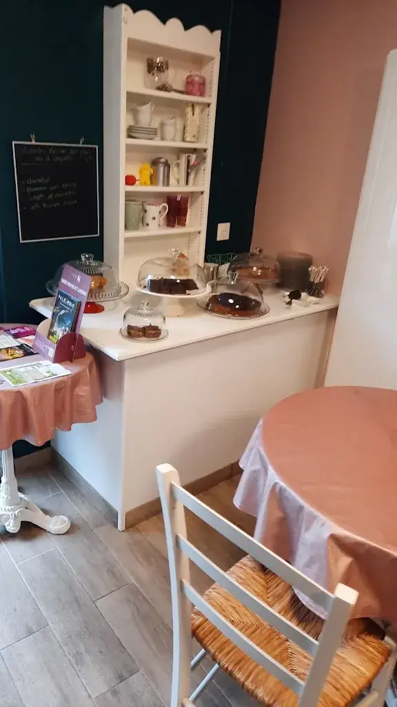 Sam gaill_ROSE-THE_Charroux_review