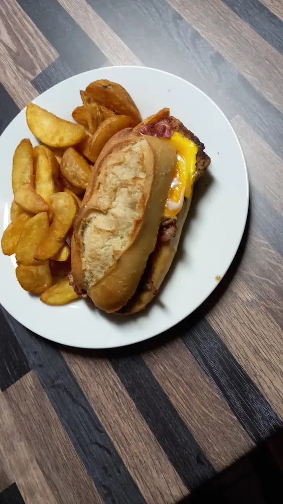 Menu_Le Victor Hugo chez Gwen_Chasseneuil-sur-Bonnieure_image_8