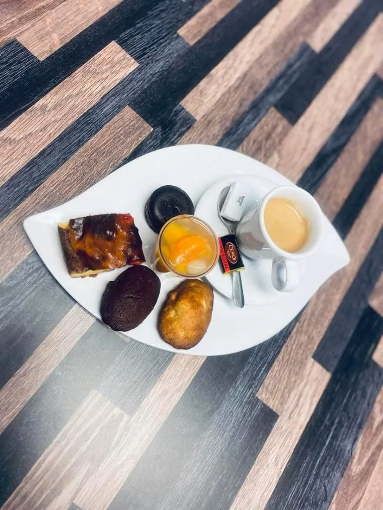 Le Victor Hugo chez Gwen_Chasseneuil-sur-Bonnieure_slider_image_2