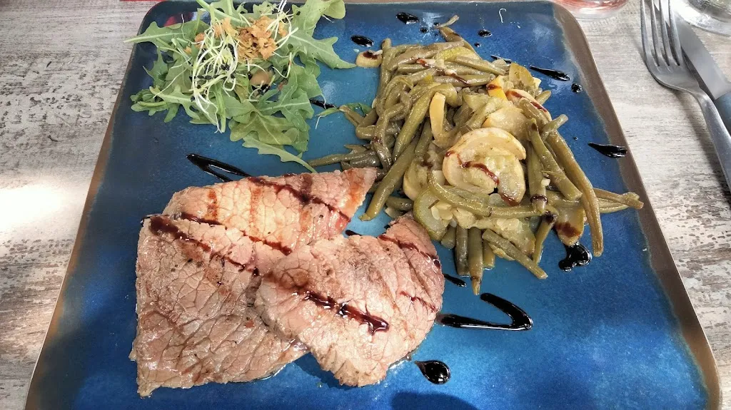 Mackenzie Rough_Le Domino_Jarnac_review