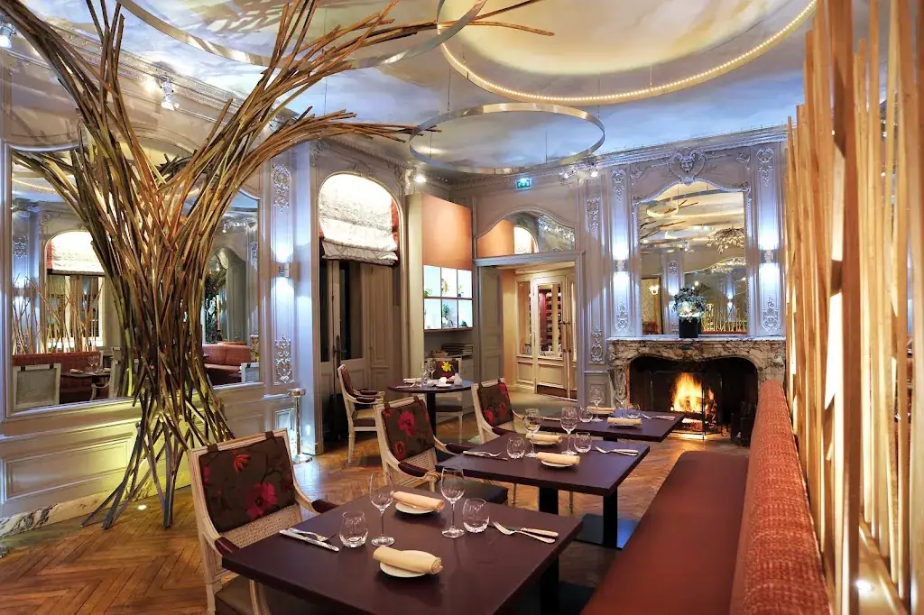 Restaurant @ Château de L'Yeuse_Châteaubernard_slider_image_1