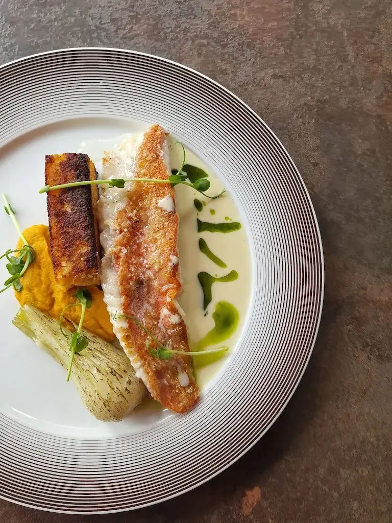 Restaurant @ Château de L'Yeuse_Châteaubernard_slider_image_2