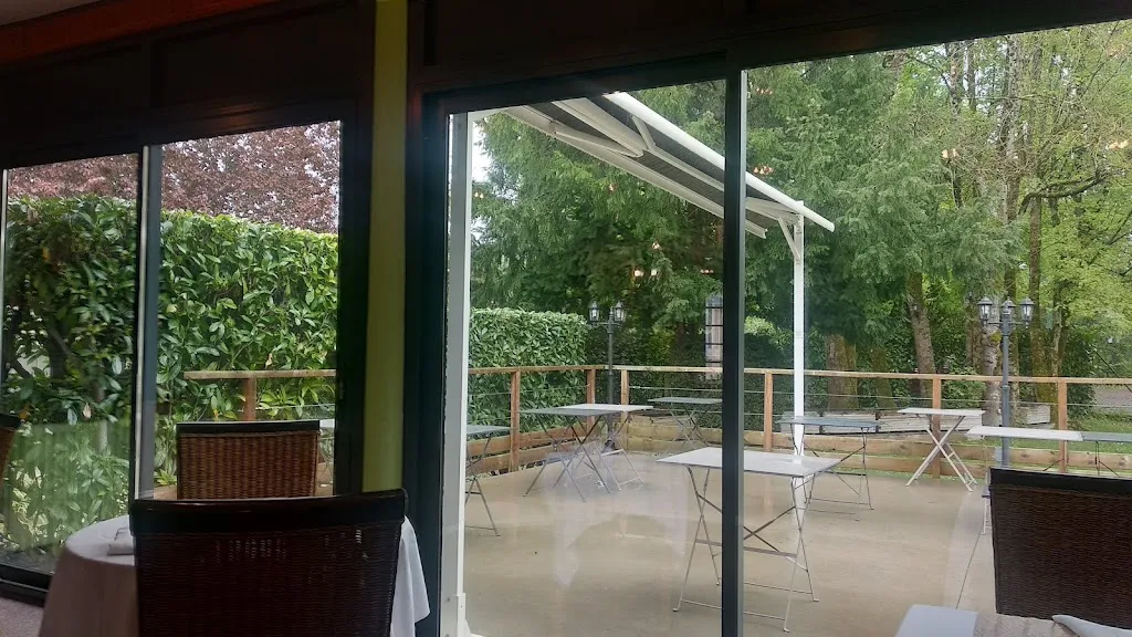 RESTAURANT LES OMBRAGES_Vibrac_slider_image_1