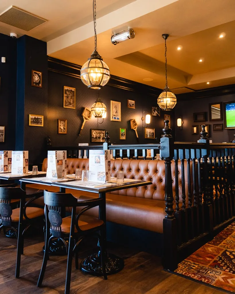 Au Bureau - Pub et Brasserie Cognac restaurant in Châteaubernard