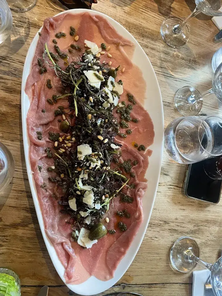 izzy derp_Atelier des quais_Cognac_review