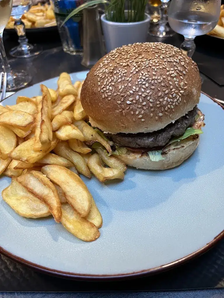 Adam Ruskin_Le Garage Bar_Cognac_review