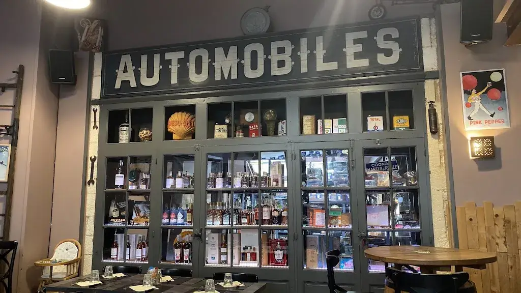 Le Garage Bar restaurant in Cognac