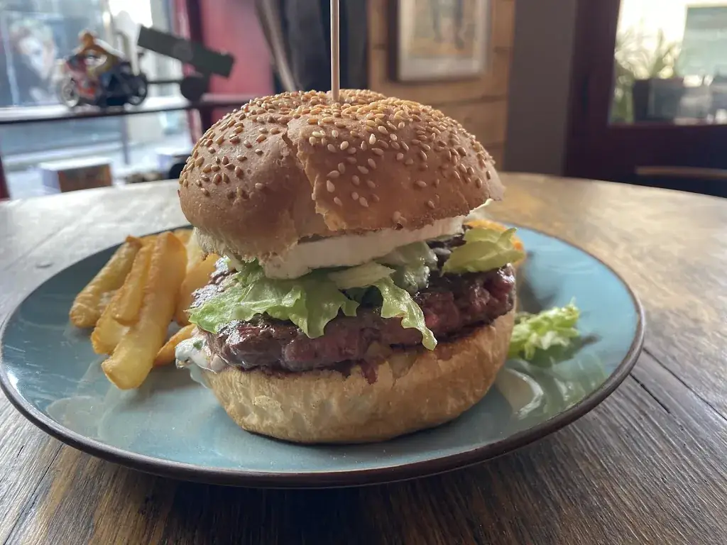 Le Garage Bar_Cognac_slider_image_3