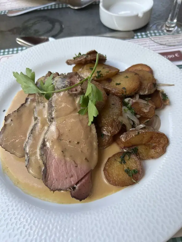 Ruth Ewen_La Courtine_Cognac_review