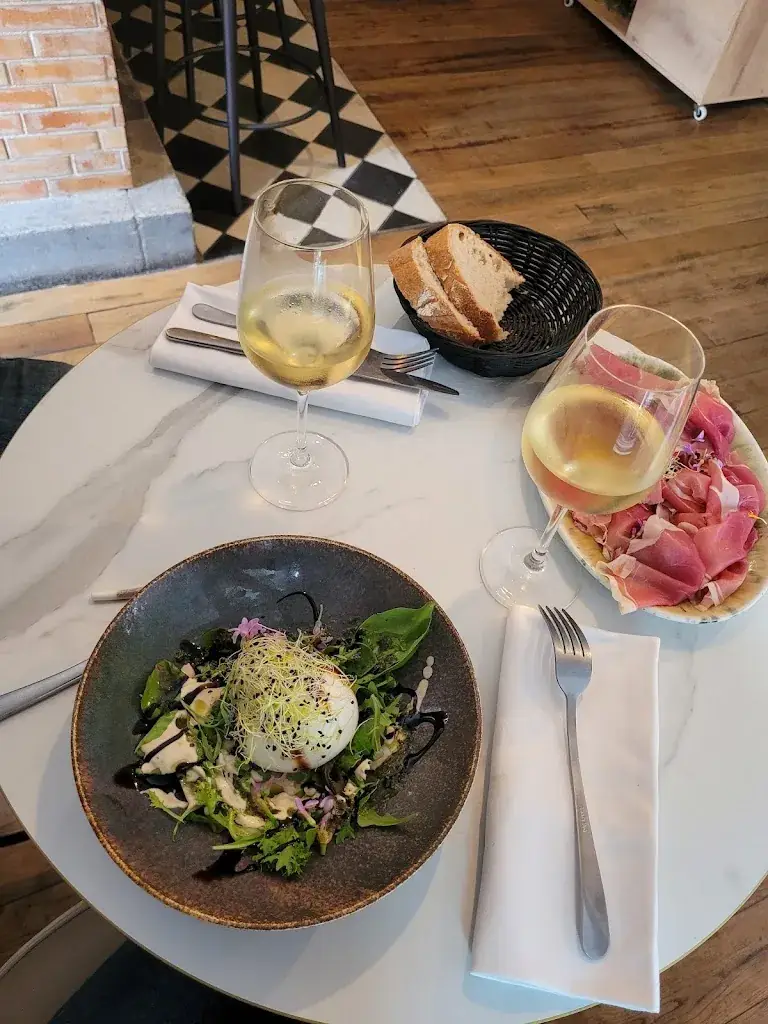 Anaïs Pétorin_Siblings_Cognac_review