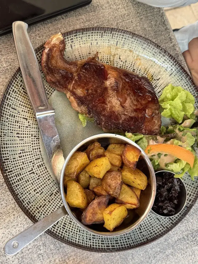 Chez Aristide_Cognac_slider_image_3