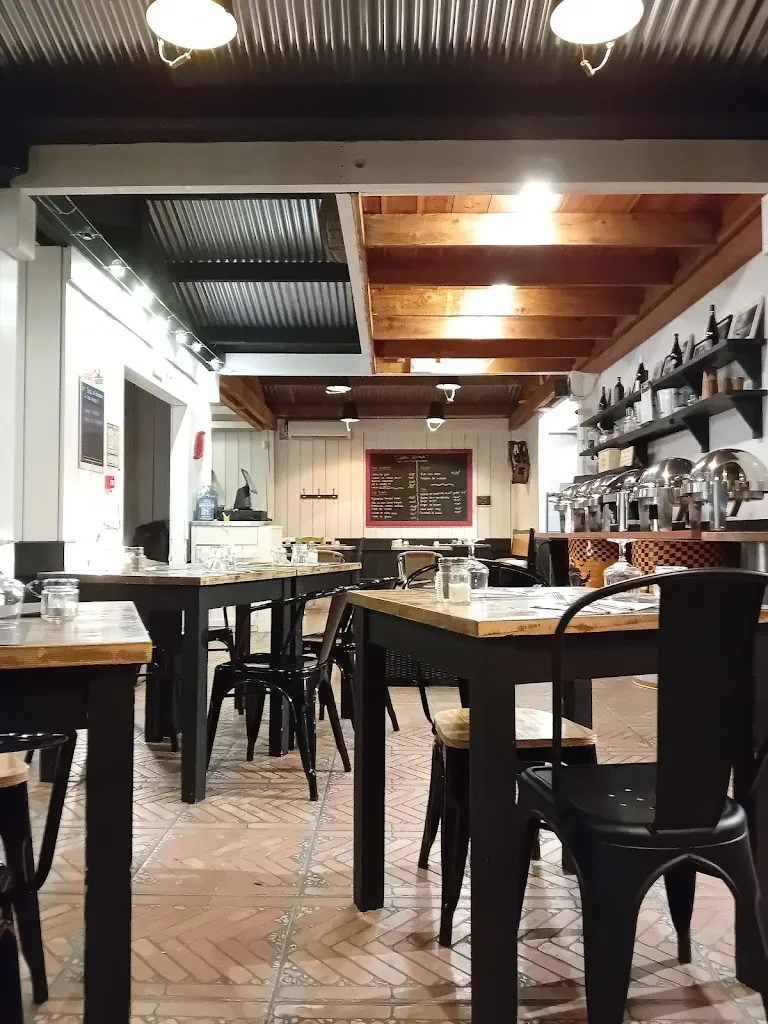 Un Mec En Baskets_437 Avenue_Chauray_review