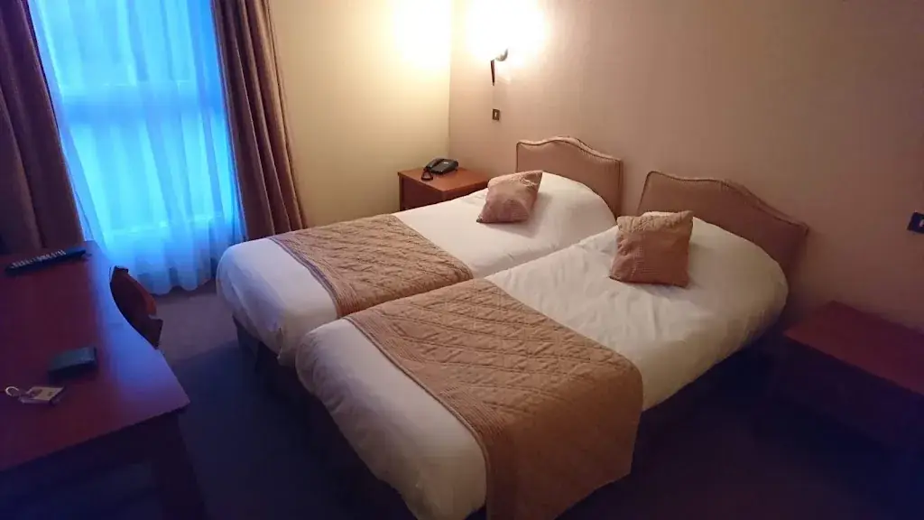 Logis Hôtel le Lion d'Or_Chauvigny_slider_image_1