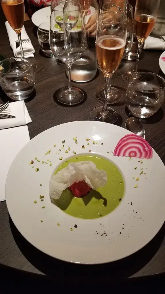 Arthur Bergeron_Zakhang_Grenoble_review