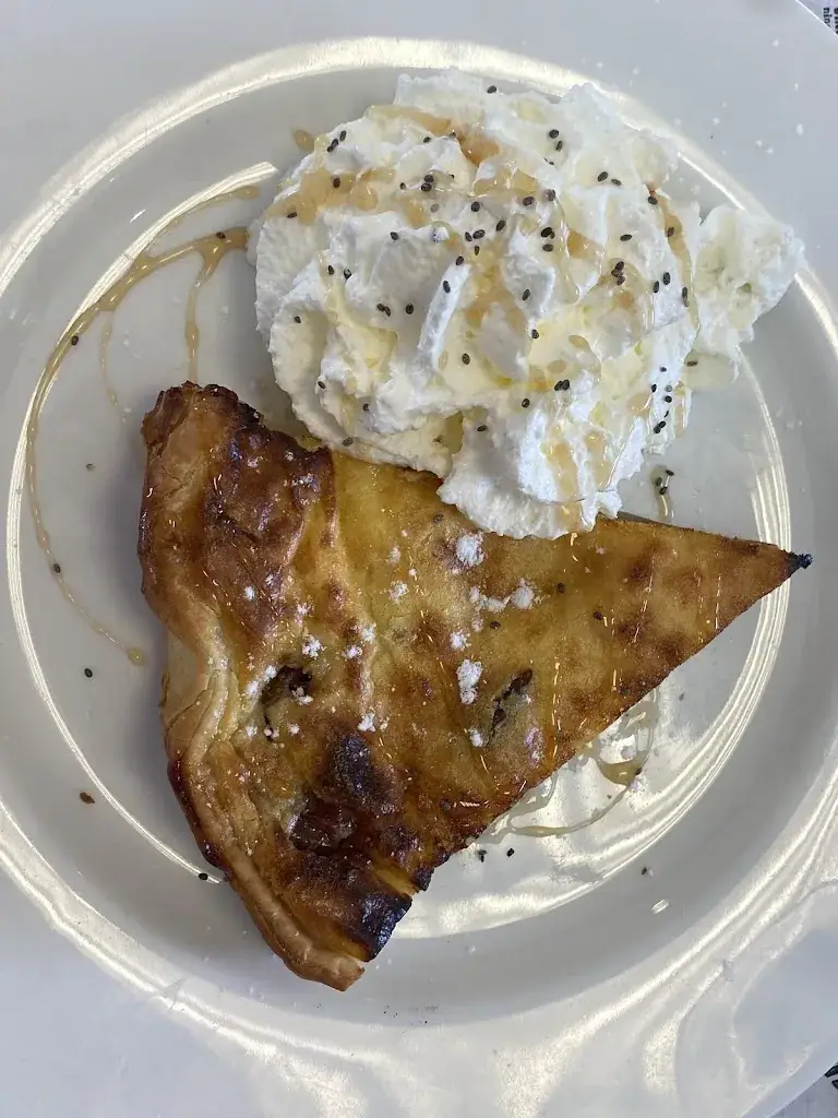 Sofiia Netsvetova_Villa Carminii_Chermignac_review