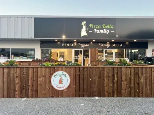 Pizza Bella Family restaurant à Chéraute