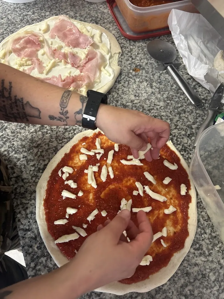 Emily Knight_Aurel's Pizza_Mauléon-Licharre_review