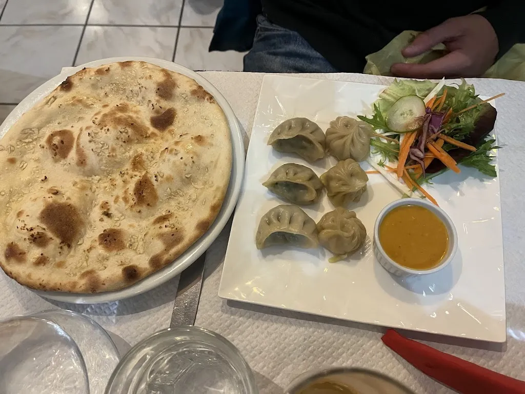 Millie Hodge_Restaurant Katmandou_Grenoble_review