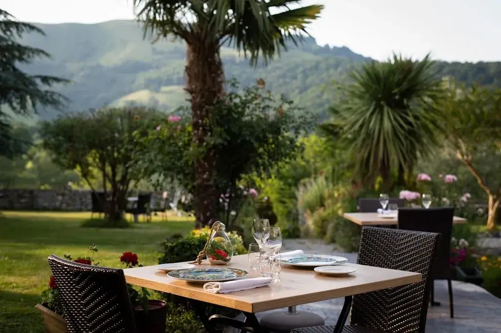 Hotel Restaurant CHILO restaurant in Barcus