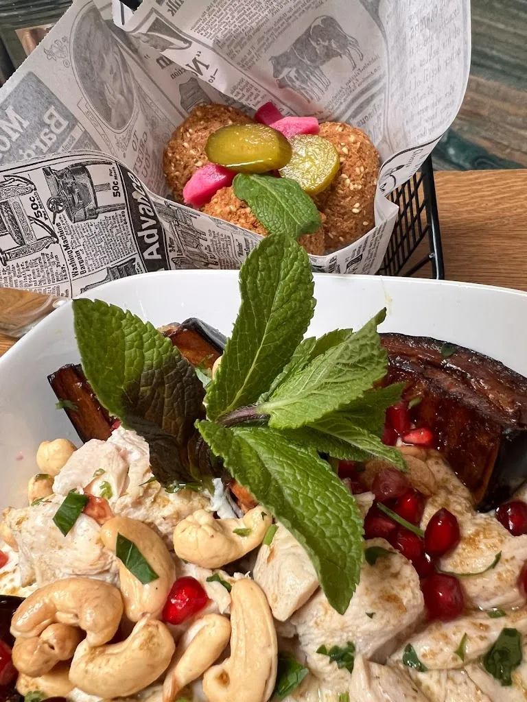 Vincent Bizeul_Chiche!_Luxembourg_review