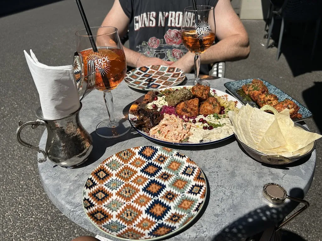 Jessica Derbyshire_Chiche ou pas Chiche Champel_Genève_review