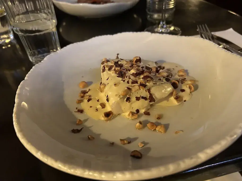 Isabel R_The First Floor_Luxembourg_review