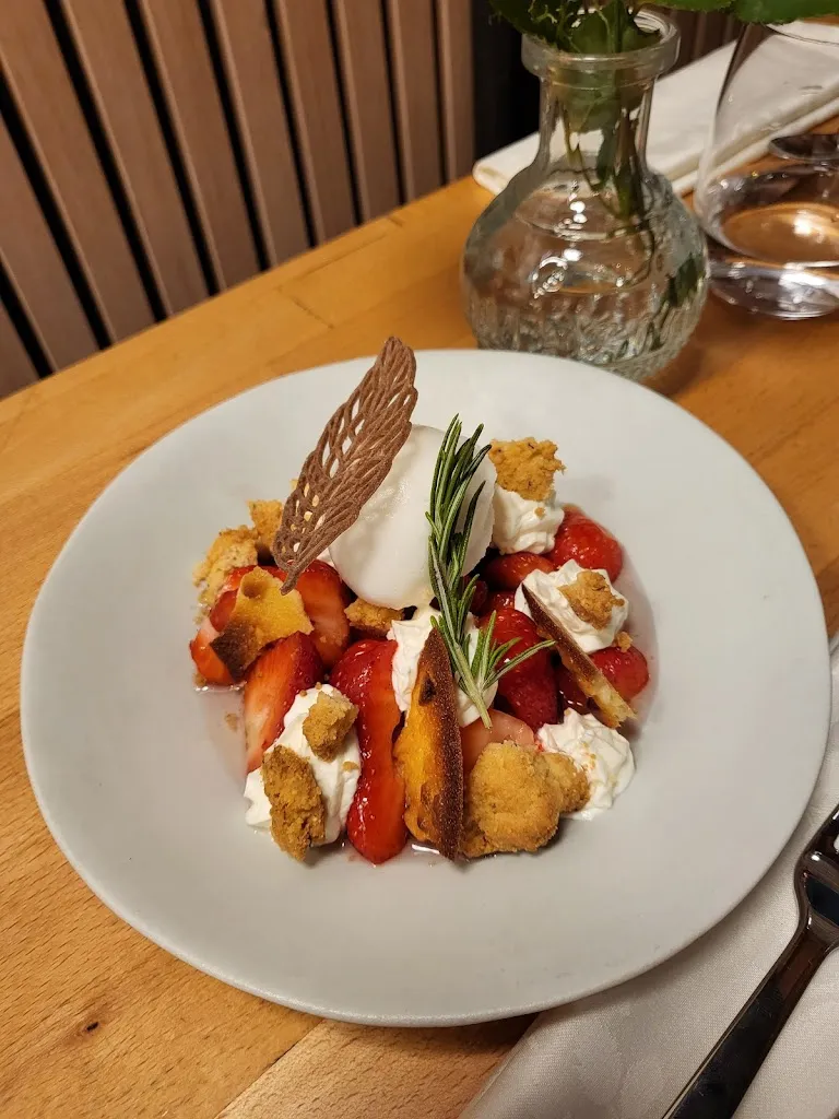 Lea D_TINKA_Grenoble_review