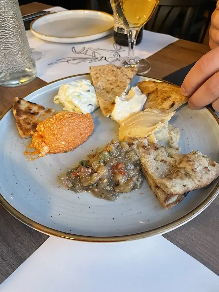 Jackie Bre_Nostos Restaurant_Luxembourg_recensione