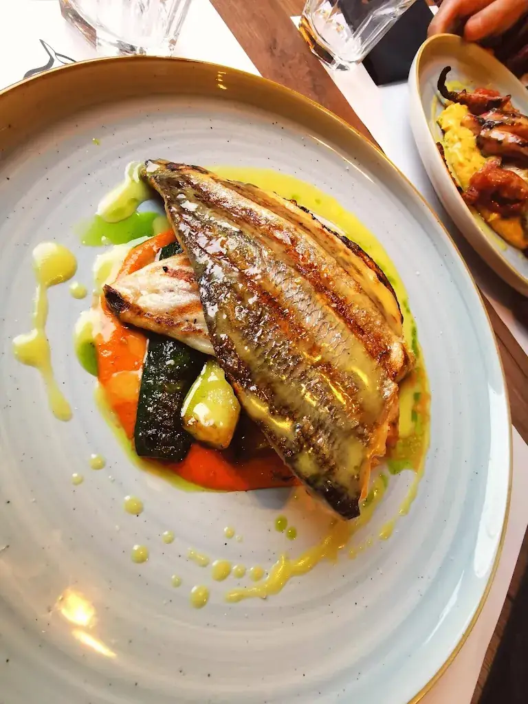 Nostos Restaurant_Luxembourg_slider_image_2