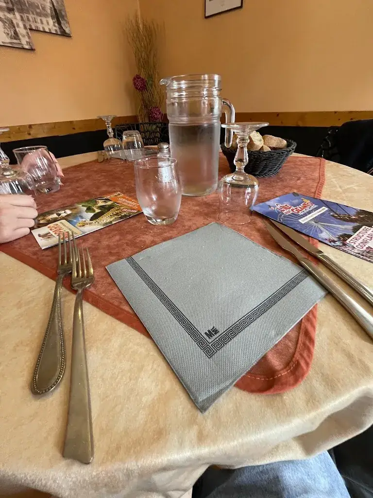 Solal Goldstein_L'écurie_Châtellerault_review