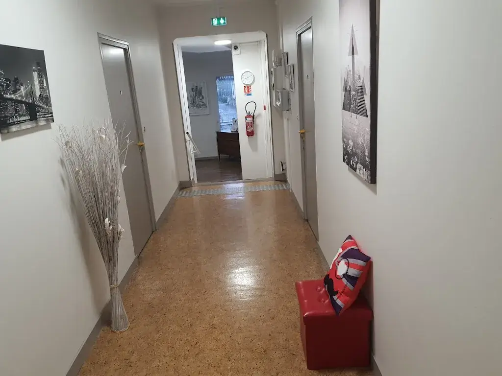 Stuart Watson_HOTEL Le Relais de l'Aiguillon_Châtellerault_review