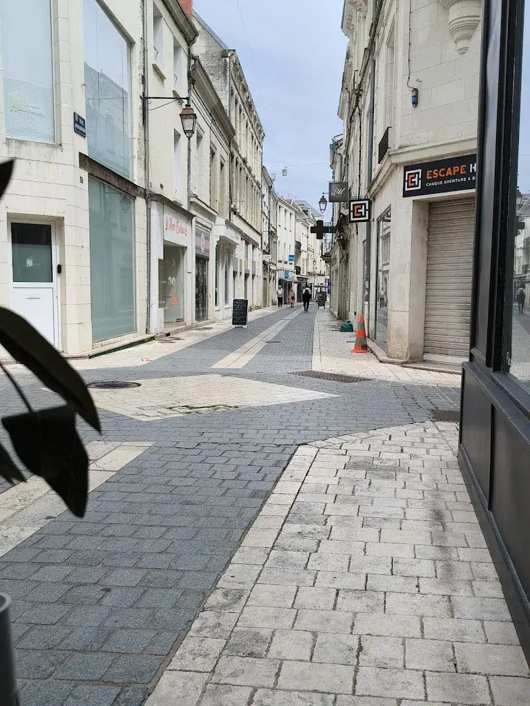 Franck Beaussey_Bar Le Bourbon_Châtellerault_review