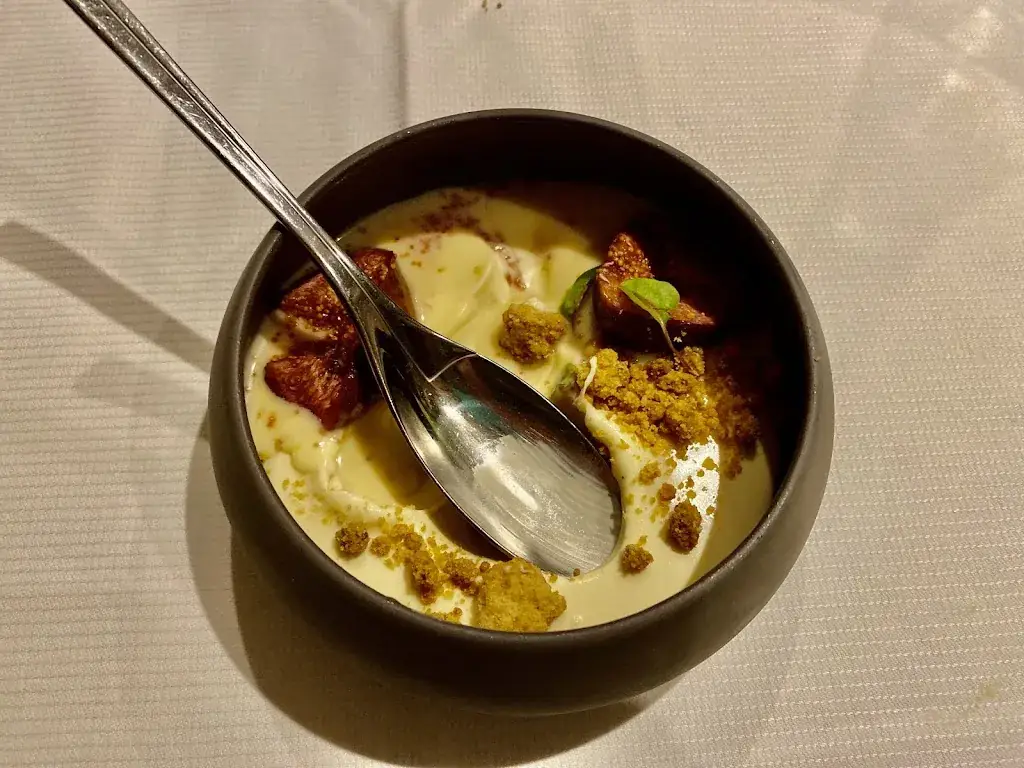 Sydney Martinie_Restaurant Le Clocher_Annecy_review