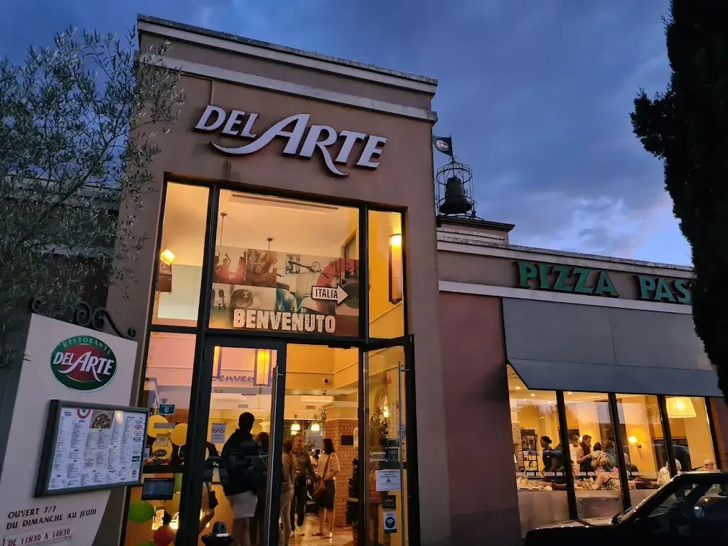 Sandy Thomsett_Del Arte_Châtellerault_review