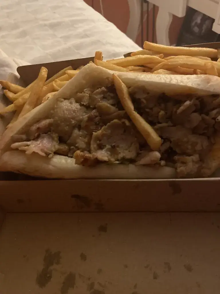 Paul Bzi (KraKa)_Mc délice 86 chez Samir Et bachir_Châtellerault_review