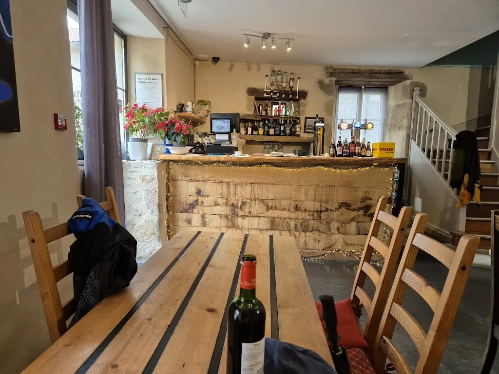 Auberge de la Vallée de la Gorre restaurant in Saint-Auvent