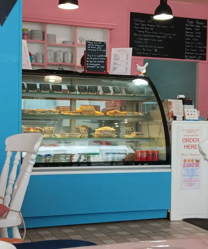 Ian Connell_Crafty Café_Civray_review