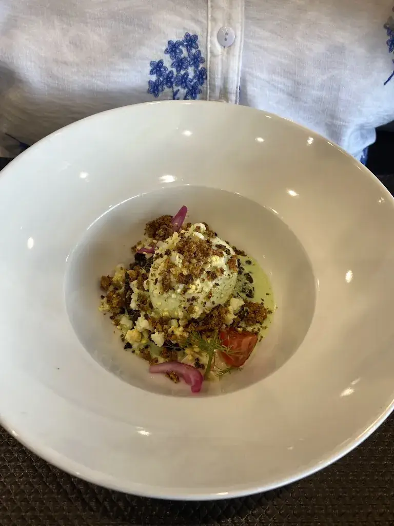 Martyn Symes_Chez Lui_Savigné_review