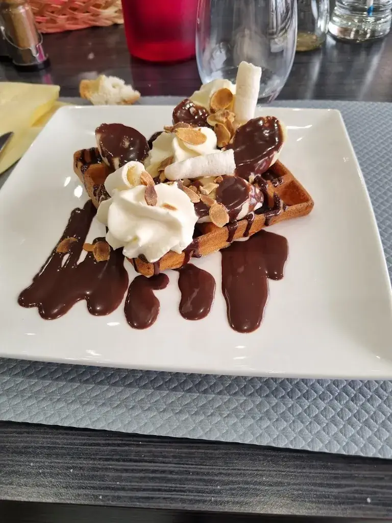 Chez Lui_Savigné_slider_image_2