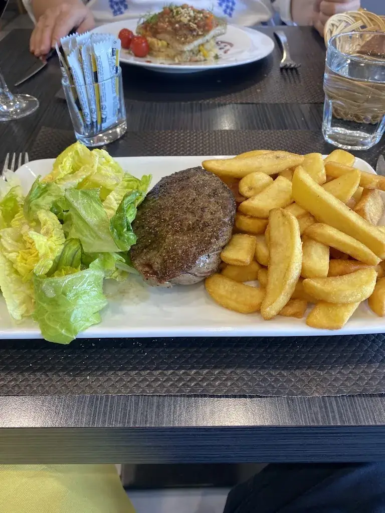 Chez Lui_Savigné_slider_image_3